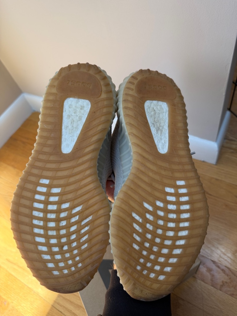 Yeezy Boost - Picture 3 of 5